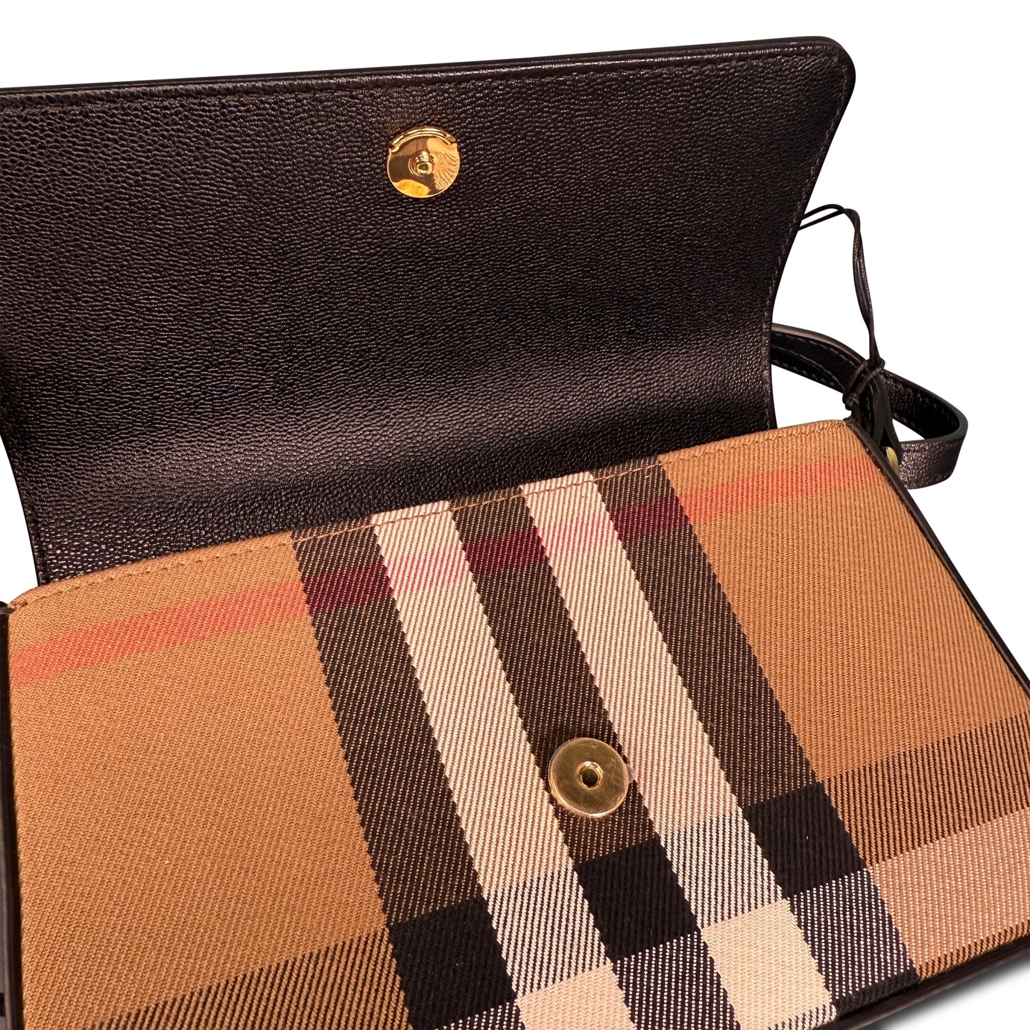 Burberry 'New Hampshire' Leather Shoulder Bag Black - Outlet